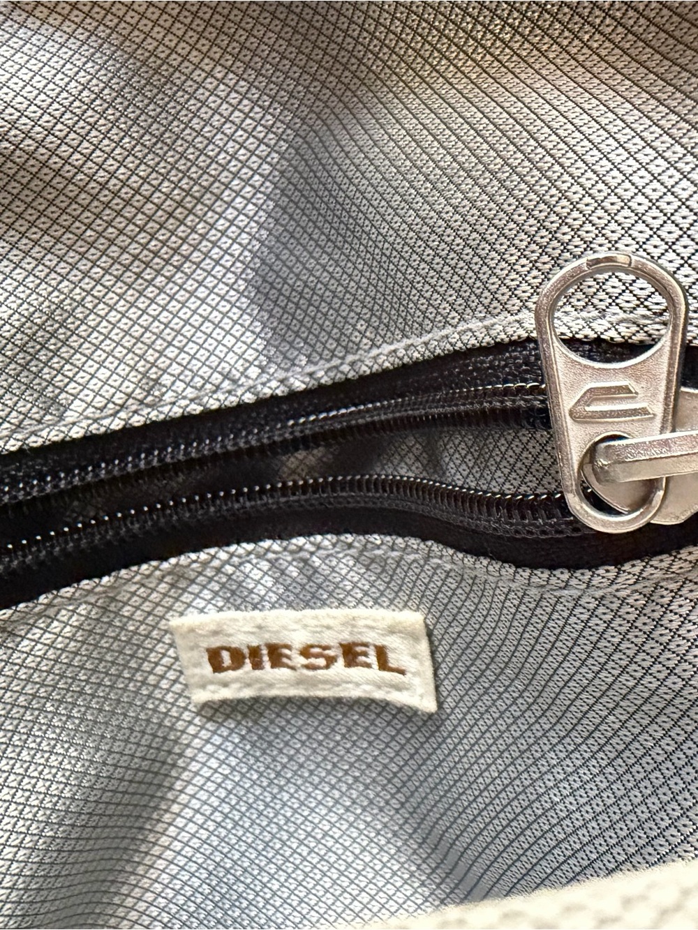 Rare Vintage DIESEL Black Nylon Sling Bag with Silver Hardware - Picture 5 of 7